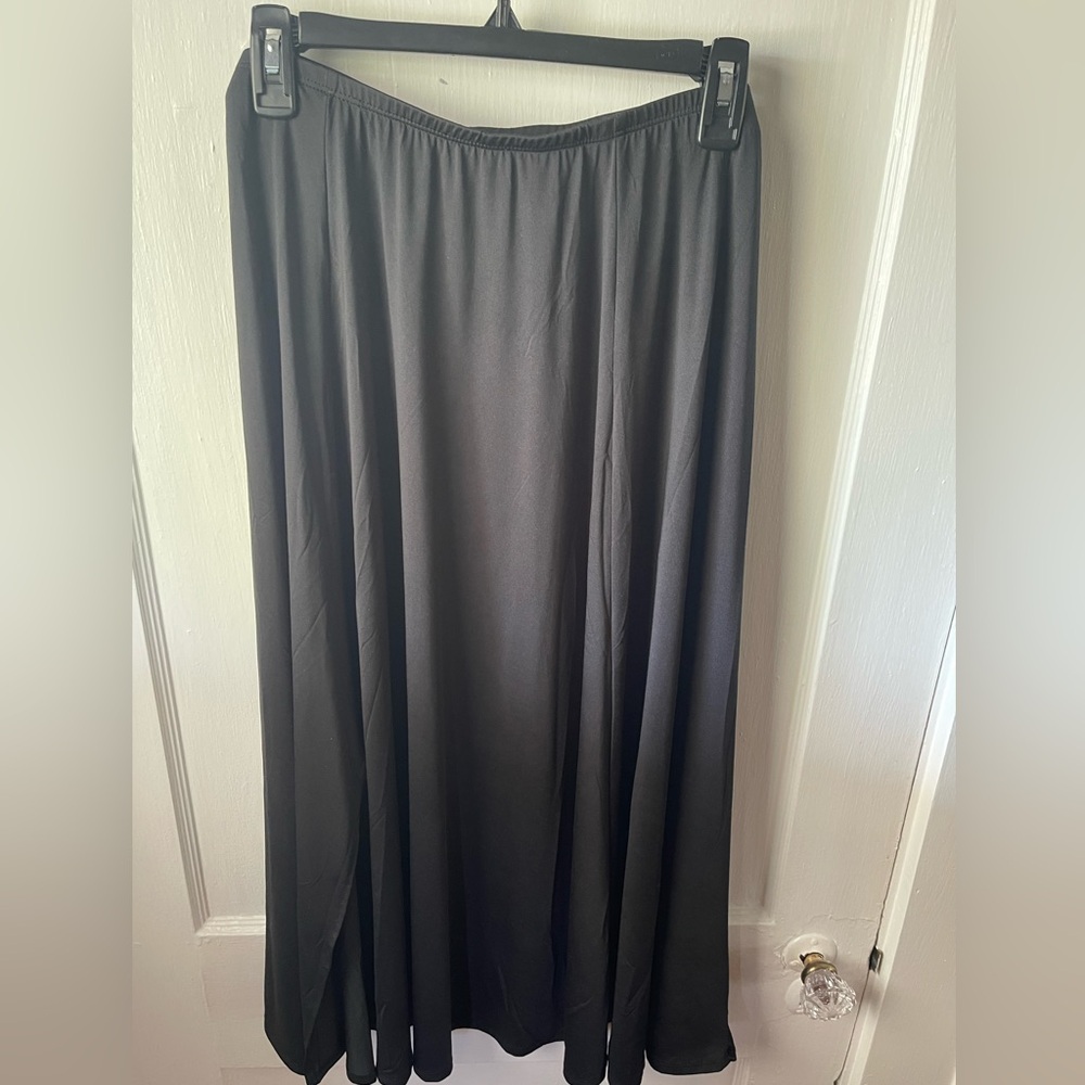 Lularoe size L, Black Women's Maxi Skirt - Classic Flowy Style, worn 1-2 times